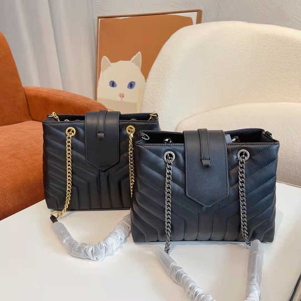 

luxury designer shoulder bags large made of hardware leather wallet purse mobile phone is suitable for tourism and shopping it's very