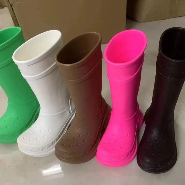 

2022 r cross rain boots rubber round head luxury waterproof jointly platform fashion runway look, Black