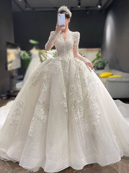 

2023 arabic ball gown wedding dresses luxury dubai sparkly crystals long sleeves bridal gowns court train tulle skirt robes de mariee, White