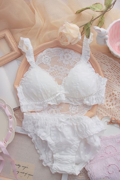 

bras sets lingerie with panties lolita pure desire niche embroidery daisy fairy cotton bralette wiretriangle cup girl underwear set 221006, Red;black