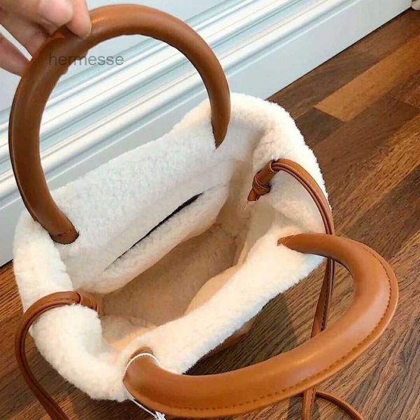 

evening bags ugg designer plush bag lamb plush autumn winter 22ss new womens handbag one shoulder oblique straddle vegetable basket bucket h