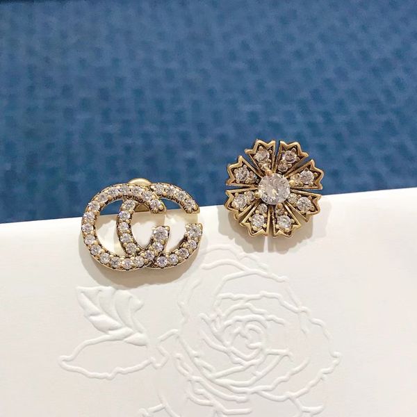 

new classic fashion luxury brand stud earrings diamond letters sunflower ladies wedding party couple gift designer jewelry excellence qualit, Golden;silver