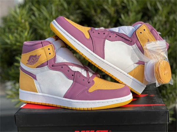 

2022 release 1 high og brotherhood shoes university gold light bordeaux white mens 1s sports sneakers outdoor 555088-706 with shoebox