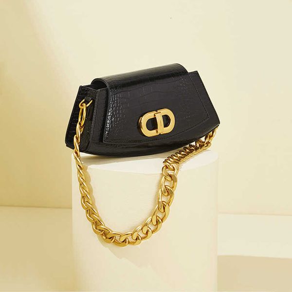 

women's designer handbag underarm bag 2022 new fashion chain versatile portable niche design net red envelope