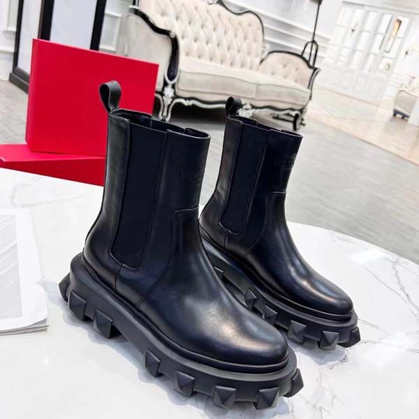 

new luxury women boots genuine leather thick bottom rivets boot platform autumn and winter shoes size 35-42 with box, Black