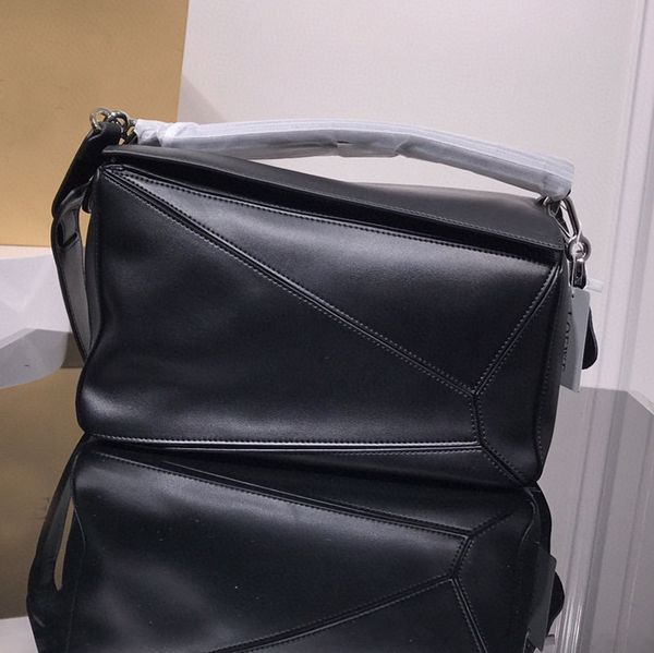 

high end handbags luxurys retro european and american fashion true portable shoulder messenger bag fashion casual women mens lady matching g