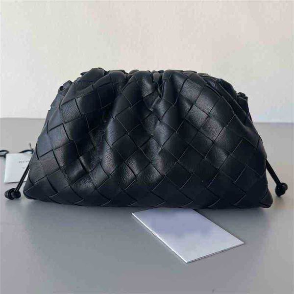 

bottegas designer handbags venetas bags pouches clouds luxury luxurys s weave bag genuine leather soft clutch for women with shoulder have l
