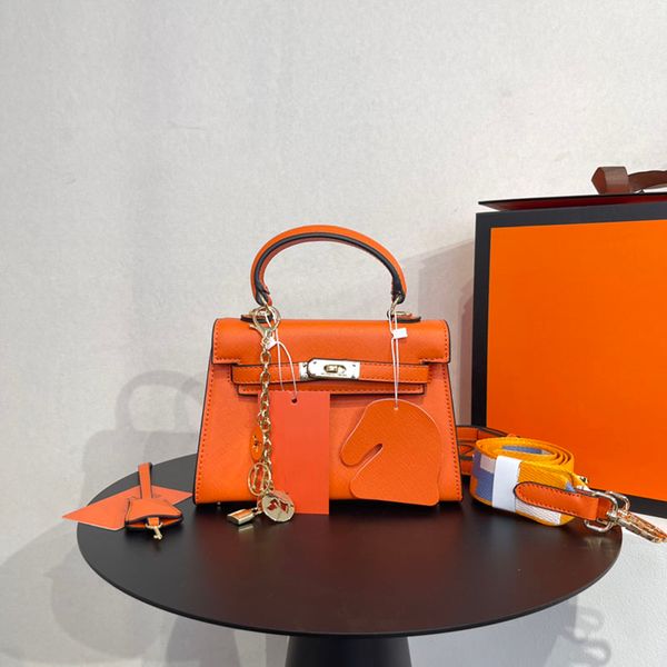 

briefcases 2022 ladies bags classical female designers fashion luxury handbags silver gold hardware totes crossbody shoulder bag portable wa