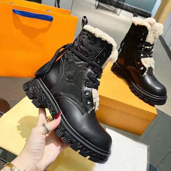 

luxury women snow boots designer thick bottom embossing sheepfold wool keep winter boot warm size 35-41 with box, Black