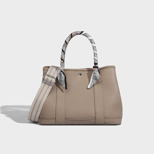 

classic garden party tote bag autumn new 2023 garden bag simple and versatile large capacity shopping commuting shoulder handbagtkz1