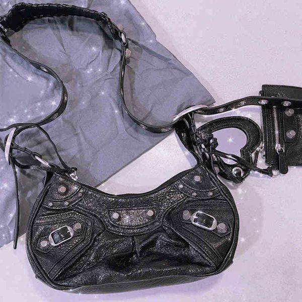 

designer balenciga handbags le wrinkled cagole crescent bag three in one rivet bag single shoulder messenger high sense leisure leather 2022