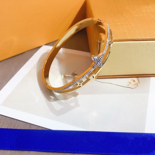 

titanium steel bangle women bracelets silver rose gold bangles v letter color narrow bracelet, Golden;silver