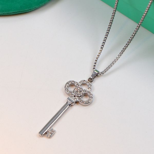 

luxury designer necklaces classic key pendant jewelry retro carving keys necklacess couples party holiday quality gift good, Silver