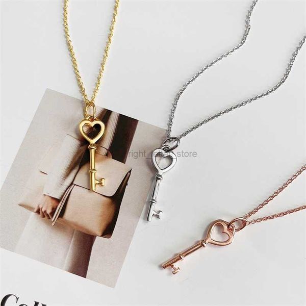 

pendant necklaces 925 sterling silver love key pendant necklace luxury jewelry for women holiday gift fashion vintage exquisite with box g22