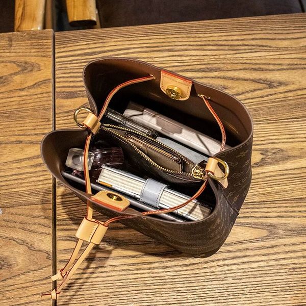 

fashion leather shoulder bag luxury wallet designer bag handheld retro style women's bag quality