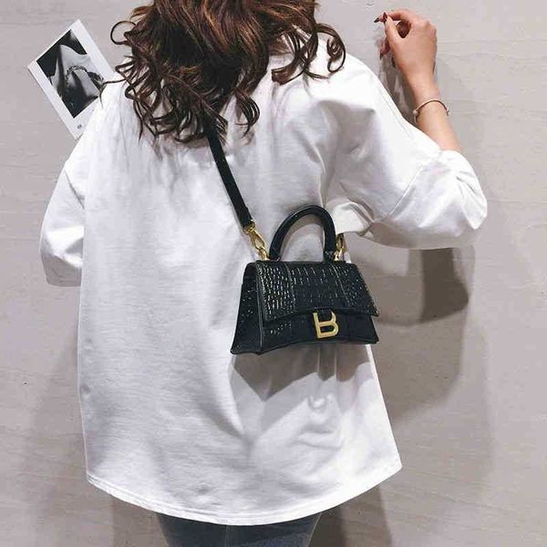 

designer balencigas trendy bags hourglass ins niche bag home sense messenger net red small women's 2022 winter portable