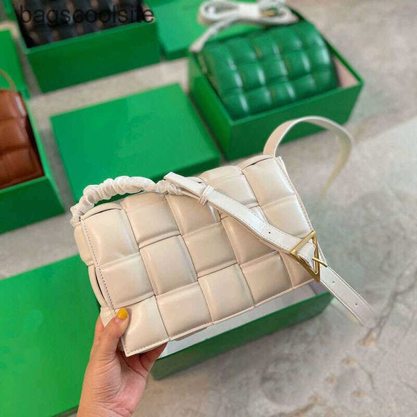 

triangle designer venetas 2022 bags single bottegas shoulder bag messenger tofu same cassette leather woven pillow bn1l
