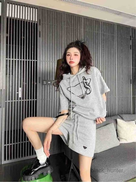 

women's hoodies prads designer 22ss new mermaid print short sleeved hooded sweater with elastic waist shorts, Black