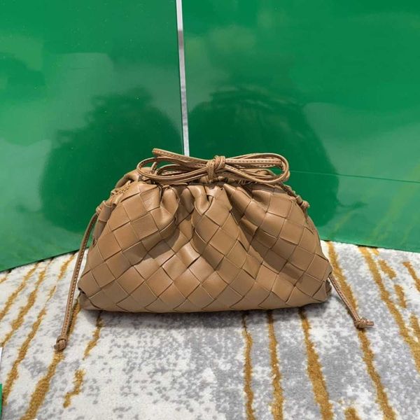 

designer herme luxurious bottess bags venetas original leather 2022 new b mini woven cloud v hand single shoulder messenger women's hav