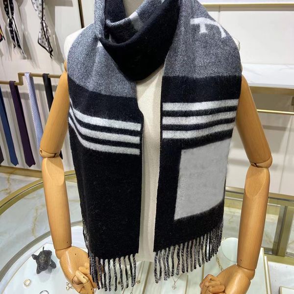 

2022 imitation cashmere women lw scarf winter vintage plaid scarve pashmina foulard bufanda blanket wrap thick shawls, Blue;gray