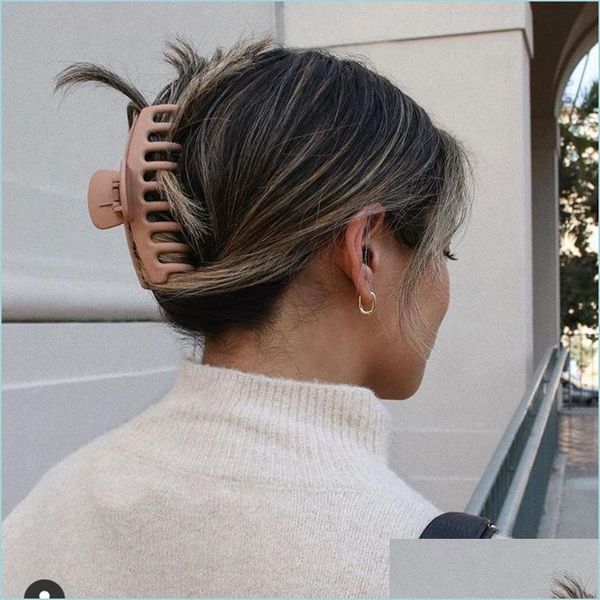 

clamps clamps korean large plastic hair claws for women shower scrunchies candy color hollow bath ponytail hairpin jewelry accessori dhlrs, Slivery;golden