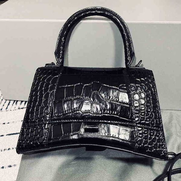 

designer hourglass bags balencigas handbags luxury womens 2022 crocodile pattern french niche b- shaped high-grade pink messenger bag