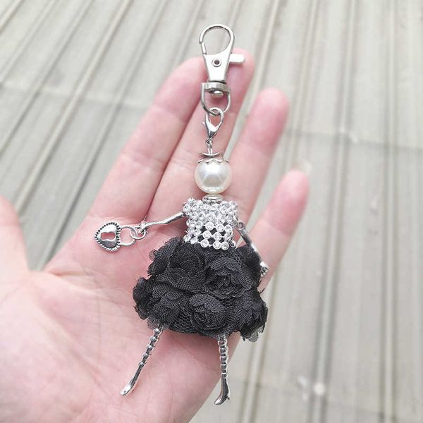 

key rings brand 2021 new doll women keychain car key chains bag black dress white rhinestone pearl pendant fashion jewelry key ring l221010, Slivery;golden