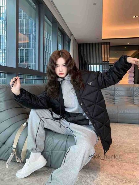 

women's down prads designer 22 autumn winter new triangle plaid stripe casual down cotton fashion brand luxury jacket, Black