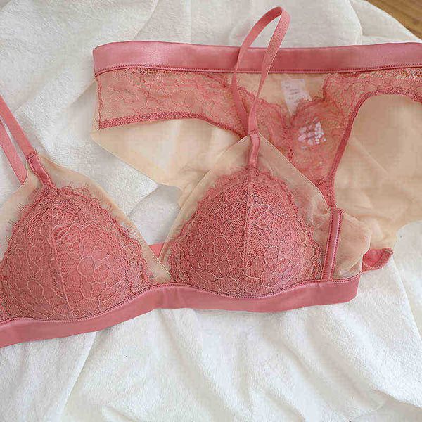 

bras sets wriufred romantic girl triangle cup bralette no steel ring thin underwear thin shoulder strap satin lace bra panties set t220907, Red;black