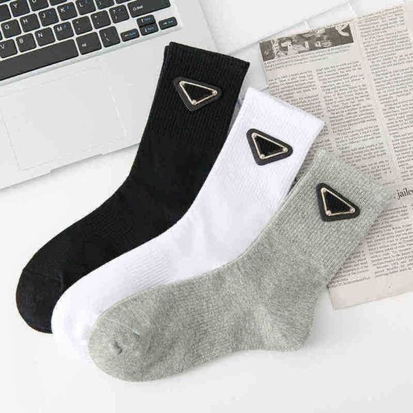 

socks designer luxury prad classic letter triangle fashion iron standard autumn and winter pure cotton high tube socks 3 pairs 2022 weed eli, Black