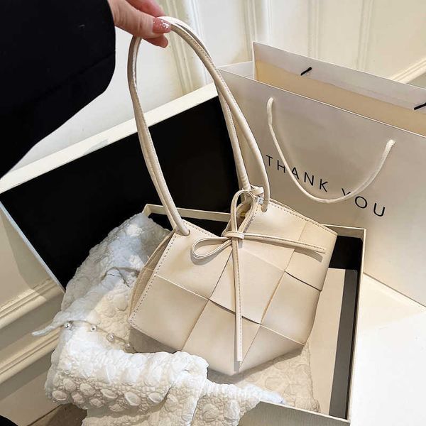 

bottess bag venetas fashion large capacity women's 2022 new design sense single shoulder underarm niche woven portable tote