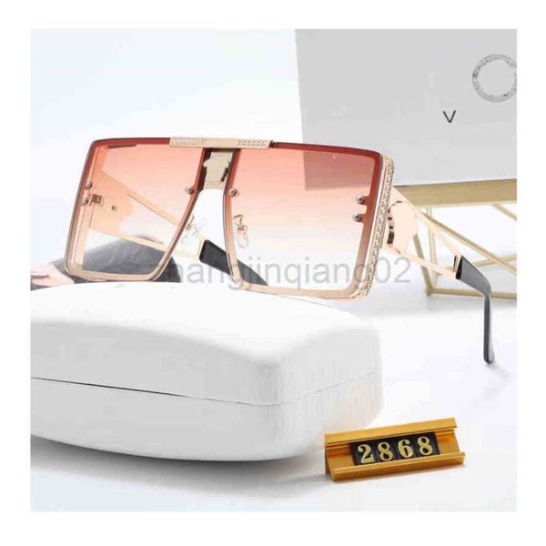 

designer versage sunglass luxurious casual fashion woman mens street pgraphy travel vintage baseball sport summer winter medussa sunglasses, White;black