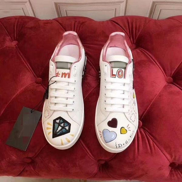 

mans arrival casual shoes white black red fashion mens women leather breathable shoes open low sports sneak valentinoes valentinoity tud