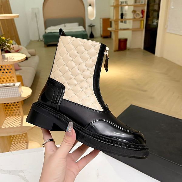 

2023 new womens luxury designer leather women boots desert boot real leathers coarse winter designers shoes designer heels with box, Black