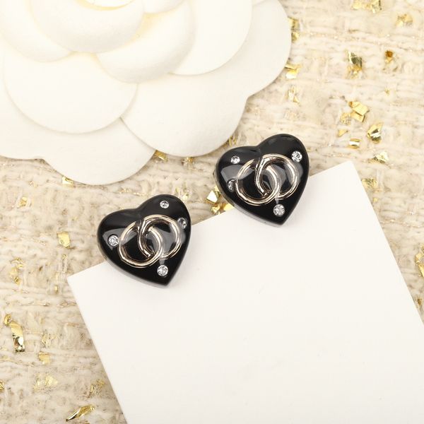 

Luxury Earrings Fashion Classic Lady Ear Studs Simple Delicate Accessories for Woman 4 Styles