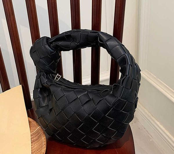 

fashion women's bottess handbag venetas 2022 new knitting fashion horn armpit hand leisure cloud have logo