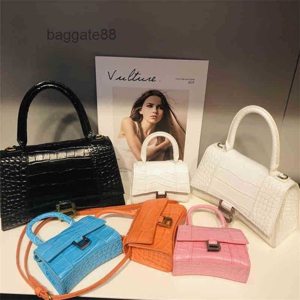 

b 2022 paris designer bbalencaigass handbags high version single shoulder cowhide mouth envelope b home leather women's crocodile pa u8