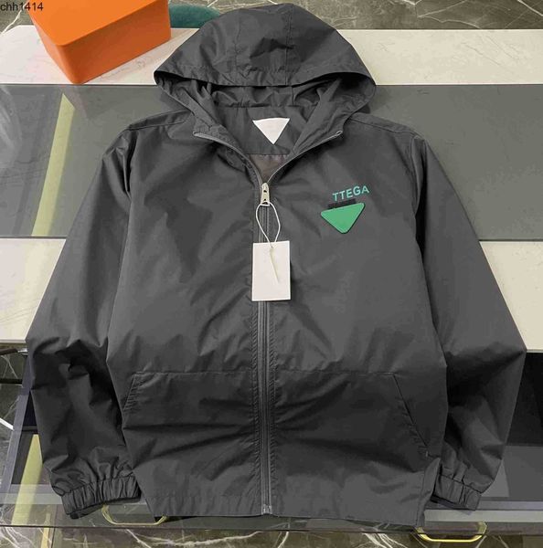 

high version 22ss autumn and winter botvega veneta classic triangle letter printing hooded trench jacket for men and women, Black;brown
