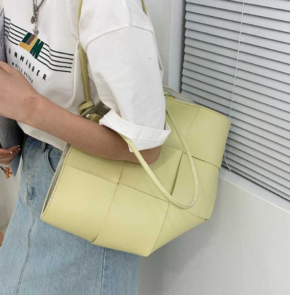 

bottess bag venetas fashion 2022 new tote large capacity single shoulder women's underarm woven