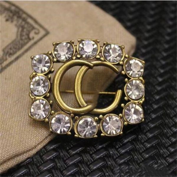 

designer diamond letter brooches designer luxury jewelry pins classic brand brooch suit party dress ornaments, Gray