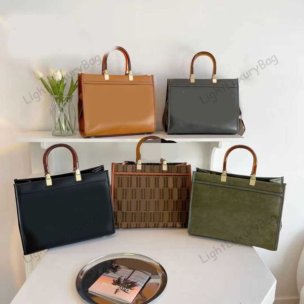 

f crossbody bag designer leather f handbag high capacity shoulder wallet light luxury for women classic famous brand shopping purses 220214