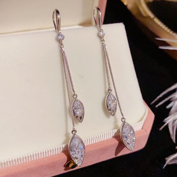 

dangle & chandelier temperament is fashionable and contracted inlay diamond leaf fringe ear hook female personality long section all go toge, Silver