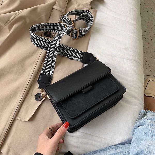 

single package 2021 new lady messenger bag wide shoulder strap fashion small square casual mobile phone wallet c0508