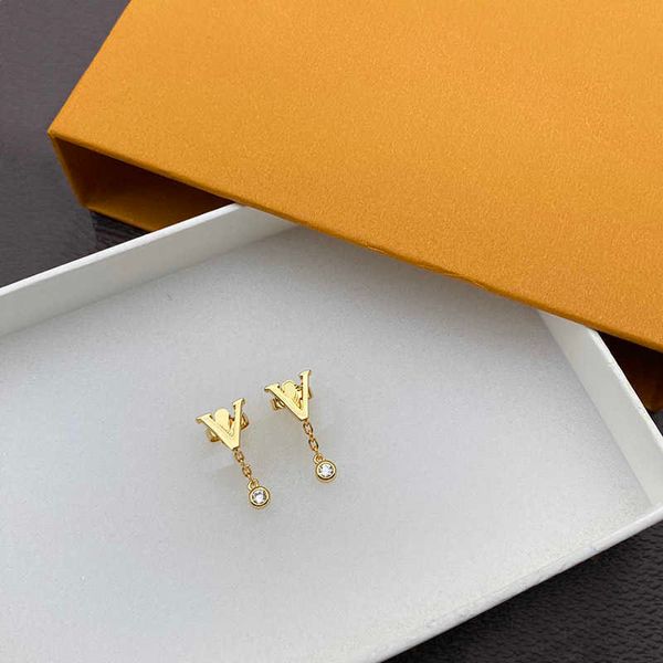 

stud lady fashion earring designer heart shape hoop and letter sign luxury earrings high end jewelry for woman multiple optional, Golden;silver