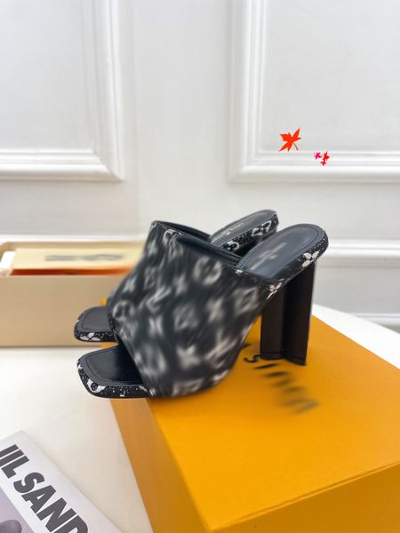 

2023 designer women slides sandal flat mule slipper womens beach slides rubber soles summer flip flops with box -m072, Black