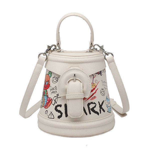 

single shoulder bag luxury designer bags fashion trends printed graffiti bear bucket bag female handbag summer y220802