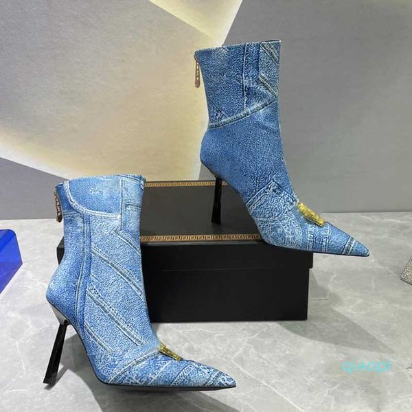 

2022 new fashion ankle boots ff designer medusa classic buckle 9.5cm high heeled womens shoe back zipper lacquered heel pointed, Black
