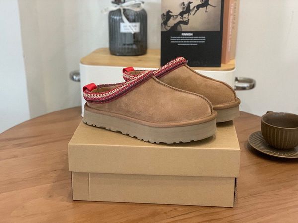 

designer slipper boots warm snow boots in autumn and winter home outdoor wool toe cap shoes 35-40, Black