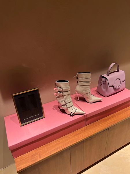 

womens boots imported full grain sheepskin inner lining imported-sheepskin outsole imported italian leather sole pointed toes size 34-41 hee, Black