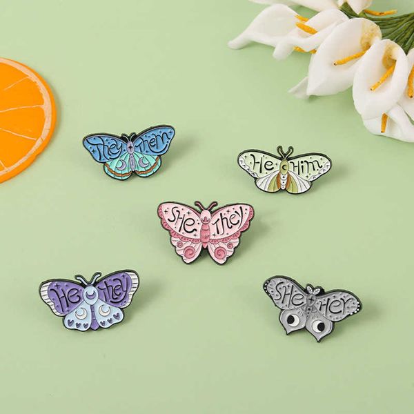

fine butterfly brooch creative design metal animal badge accessories, Gray